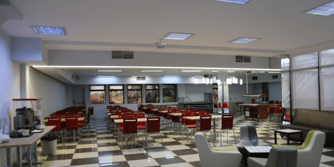 جامعة- إيشك