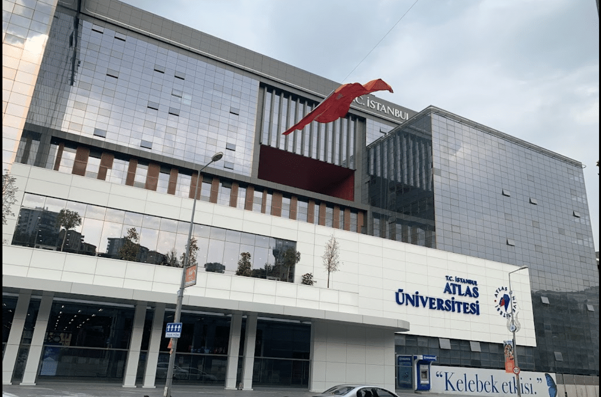 جامعة اسطنبول أطلس