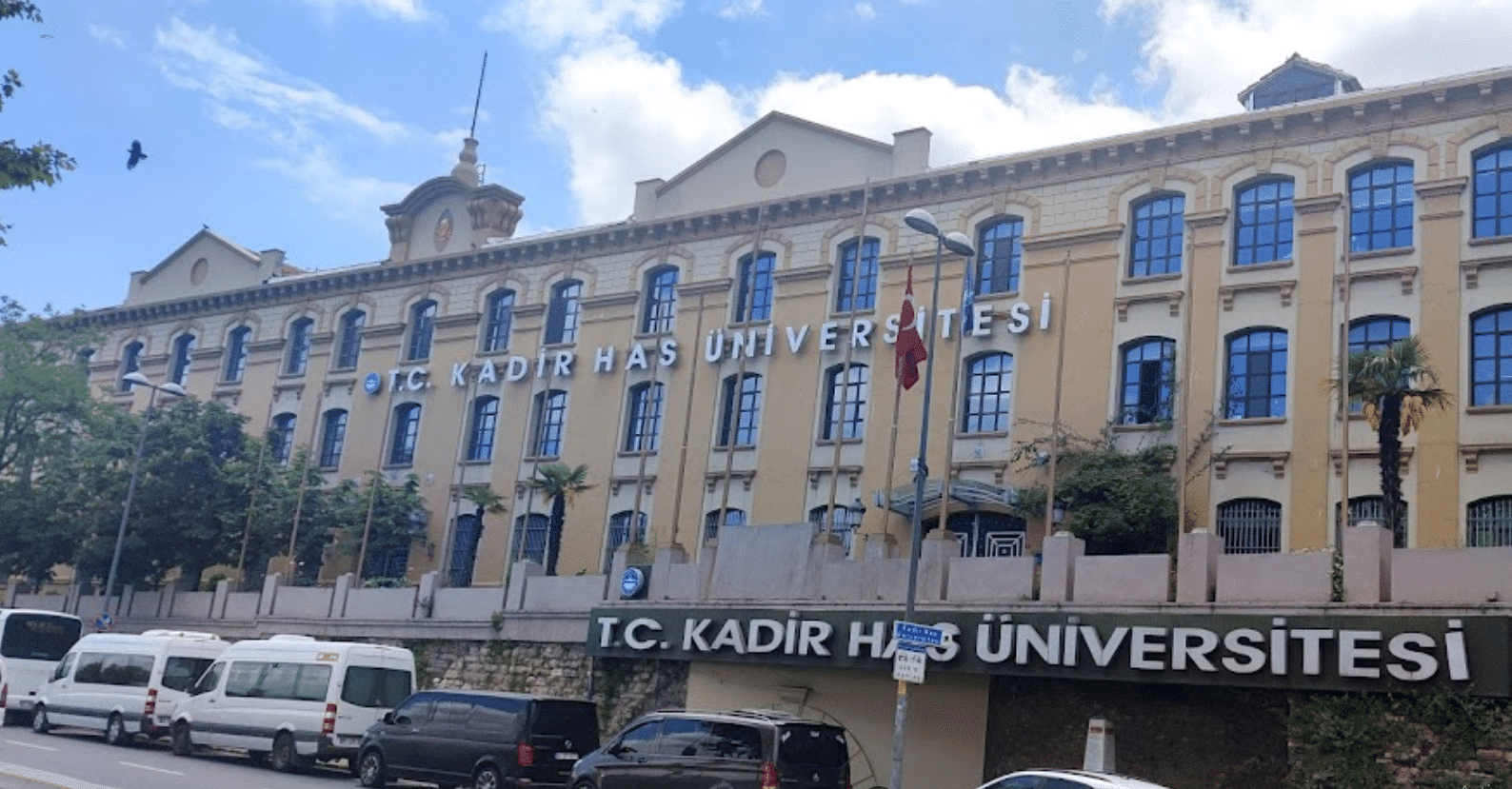 جامعة قادر هاس