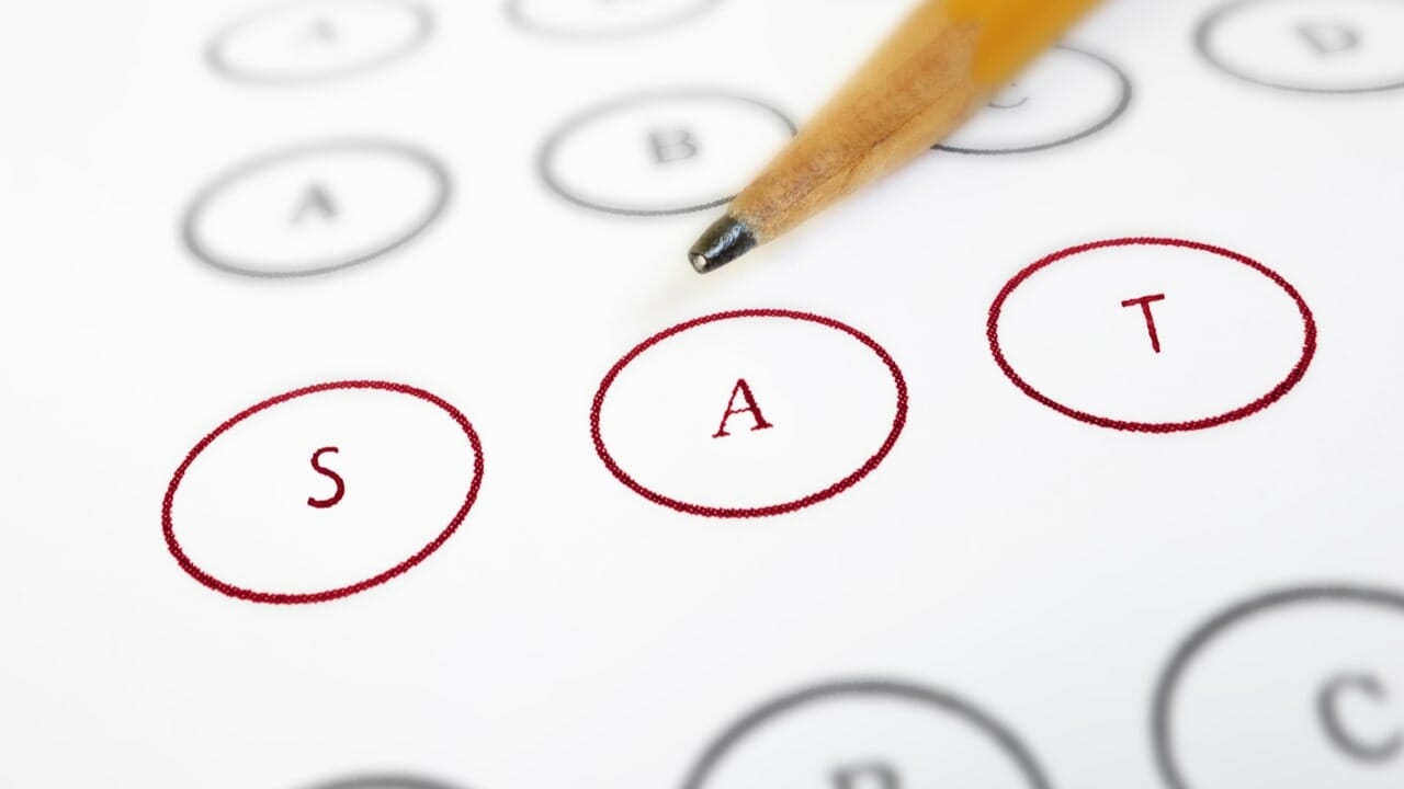 هل اختبار SAT مقبول للقبول في الجامعات التركية؟
