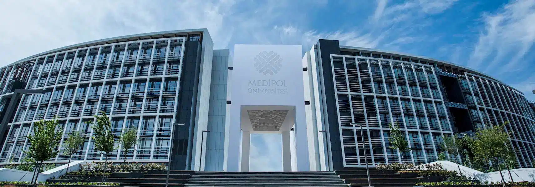 إليكم الدليل الشامل للدراسة في جامعة ميديبول اسطنبول 2025